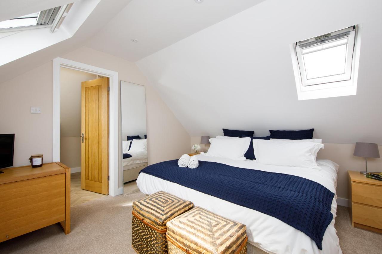 'Orchard Croft Lodge - Chichester', Book-Direct, New Home 1,367 Sq' Ft' , Can Sleep 8 On Request , Split & Link 'Super King' Size Beds, Free Wi-Fi, Sky Tv & Sky Sports, 9 - Minutes From West Wittering Beach, Very Quiet Location, Dog Friendly Eksteriør bilde
